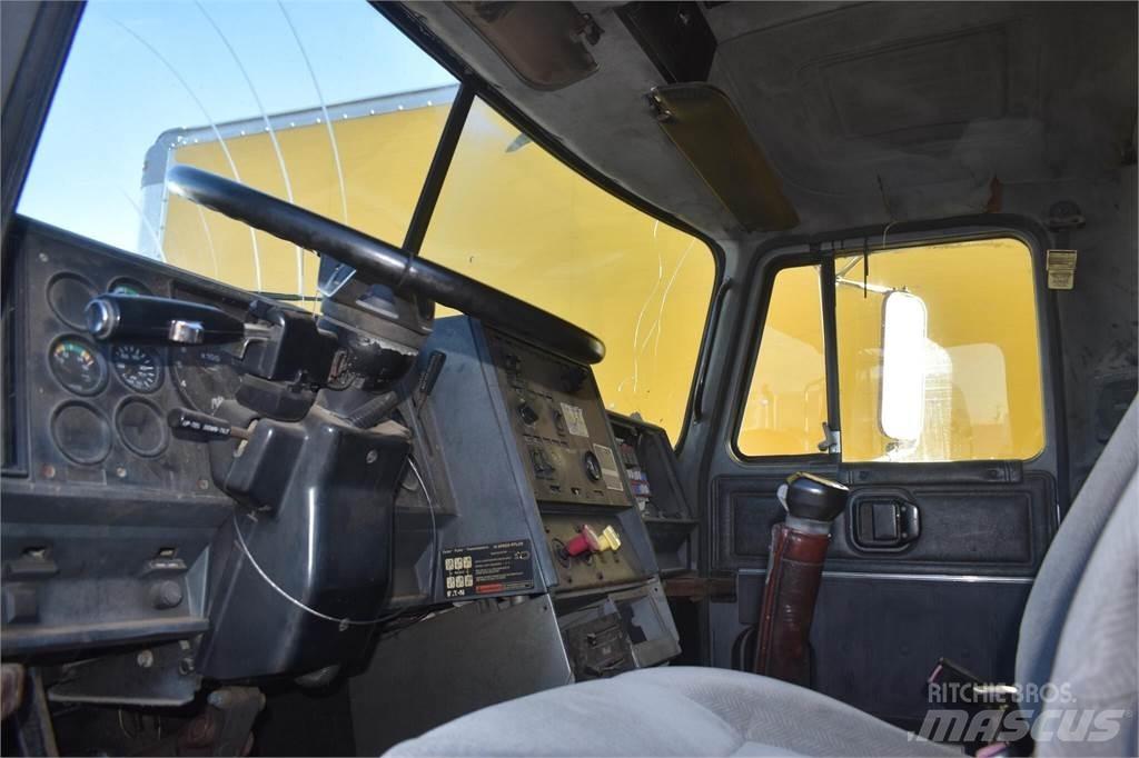 Mack CH613 Camiões basculantes