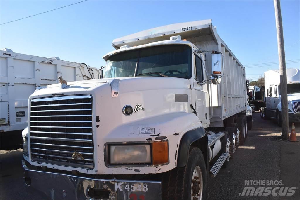 Mack CL713 Camiões basculantes