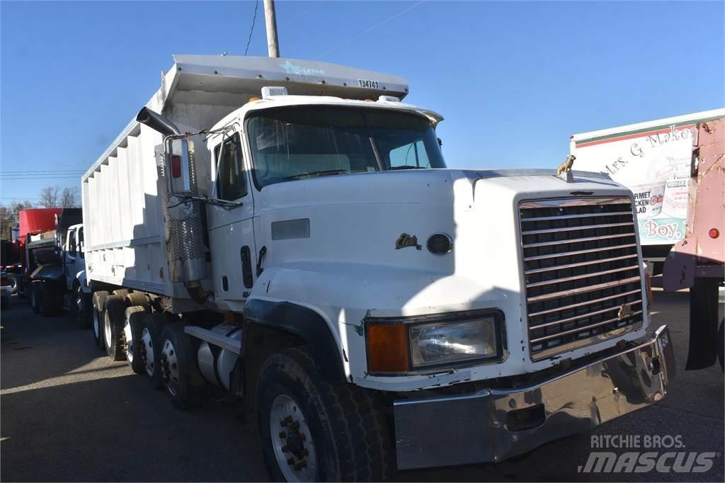 Mack CL713 Camiões basculantes