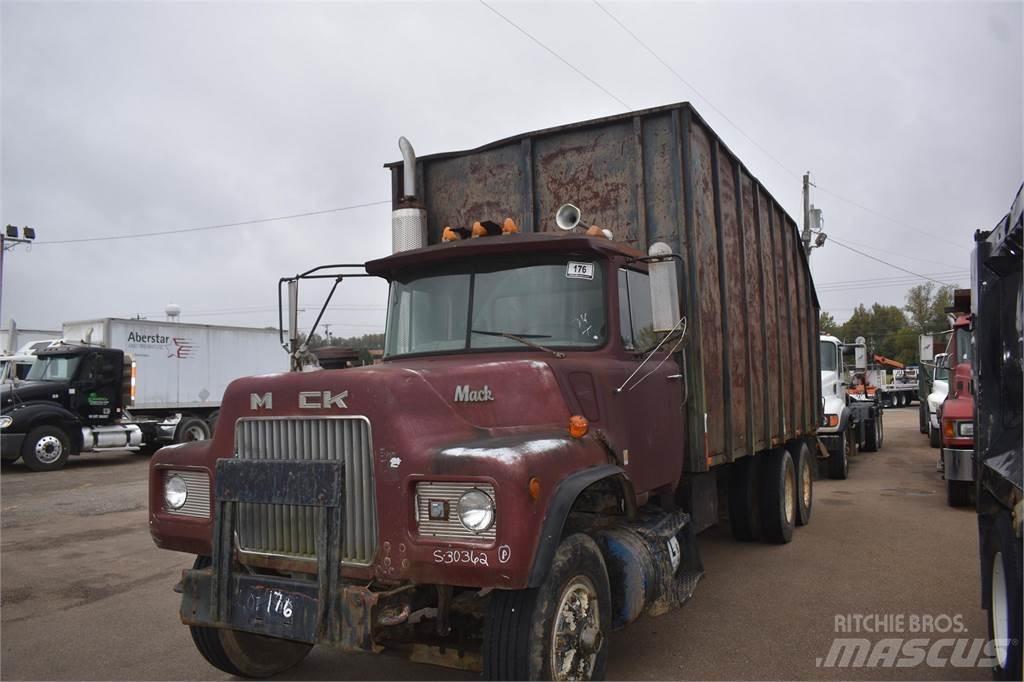 Mack DM685S Camiões grua
