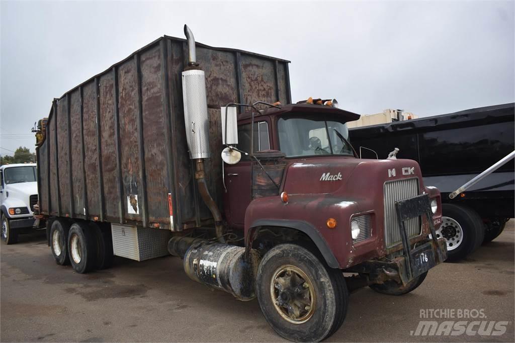 Mack DM685S Camiões grua