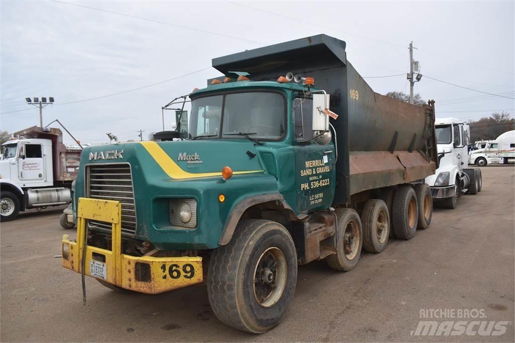 Mack DM688 Camiões basculantes