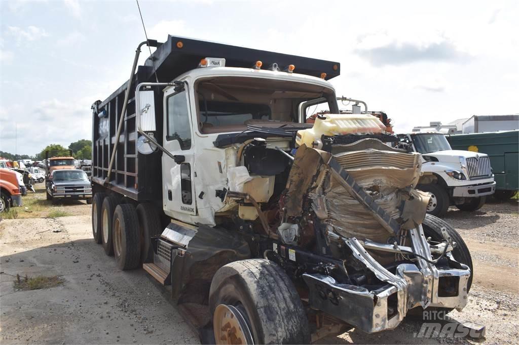 Mack GRANITE GU713 Camiões basculantes