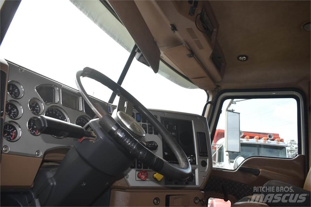 Mack GRANITE GU713 Camiões basculantes