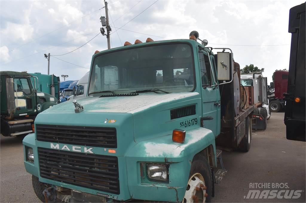 Mack MIDLINER CS200 Camiões-cisterna