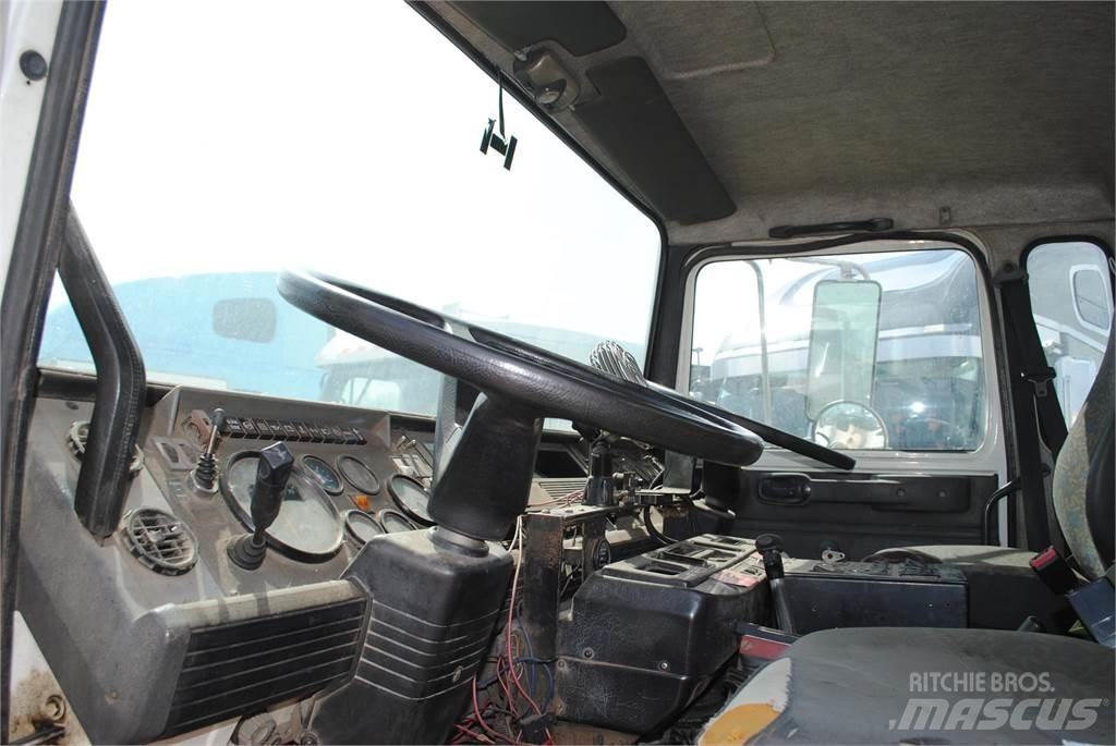 Mack MIDLINER MS250 Camiões varredores