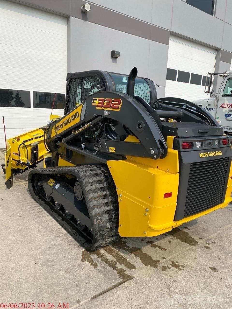 New Holland C332 Carregadoras de direcção deslizante