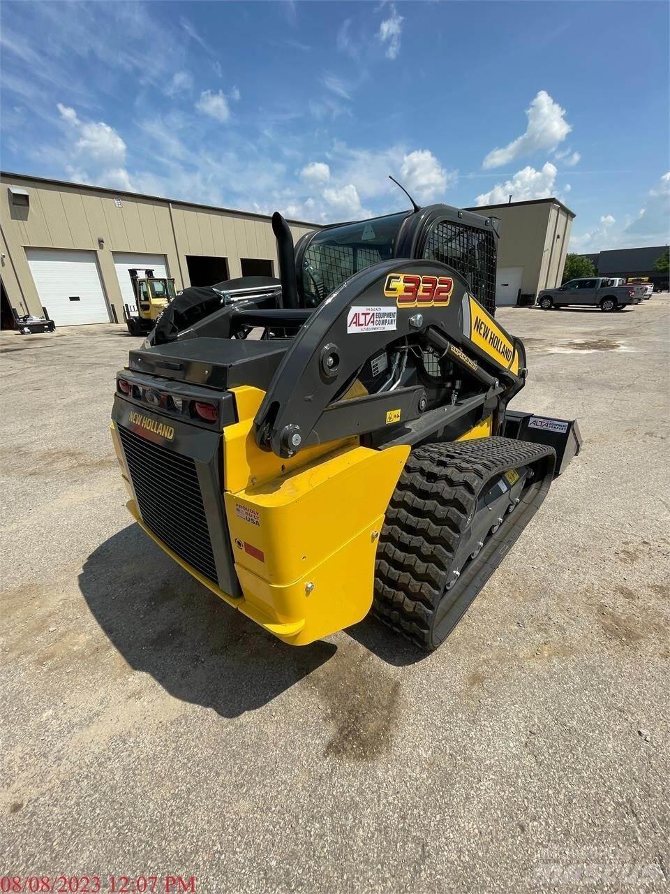 New Holland C332 Carregadoras de direcção deslizante