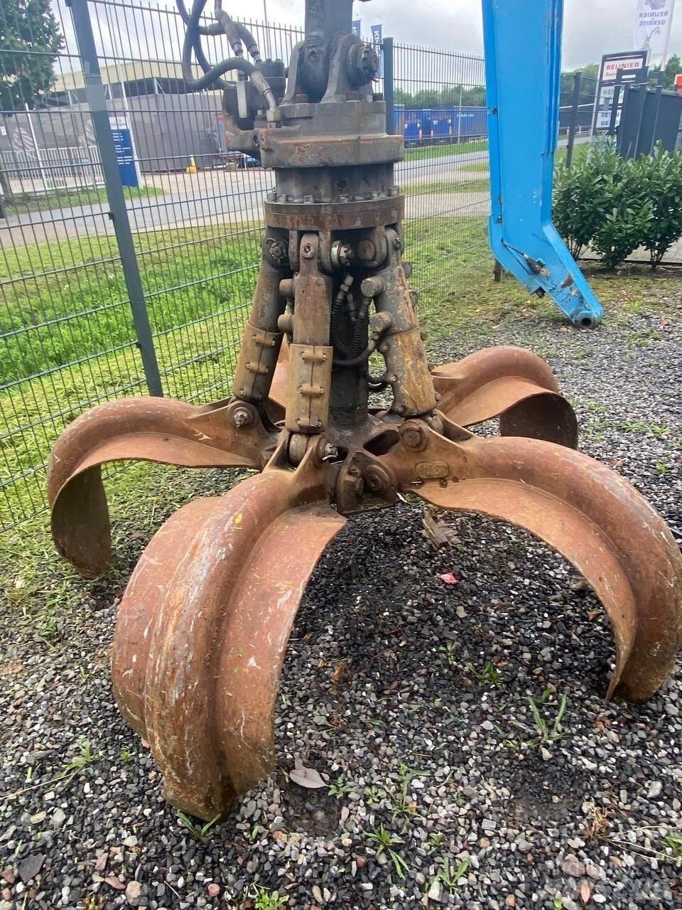 Sennebogen 818EM Manipuladores de resíduos / indústria