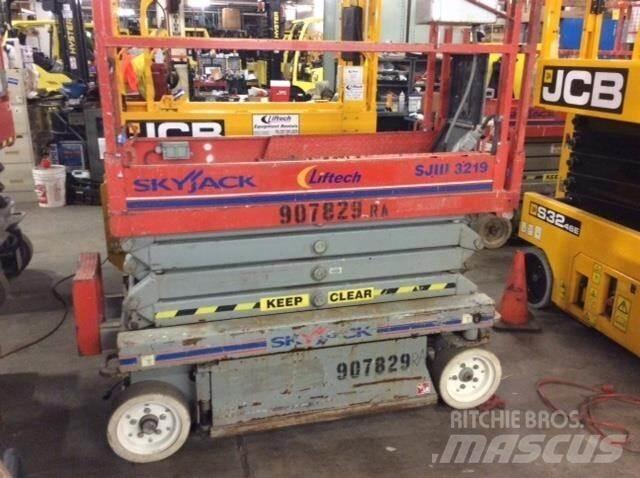 SkyJack SJIII3219 Elevadores de tesoura