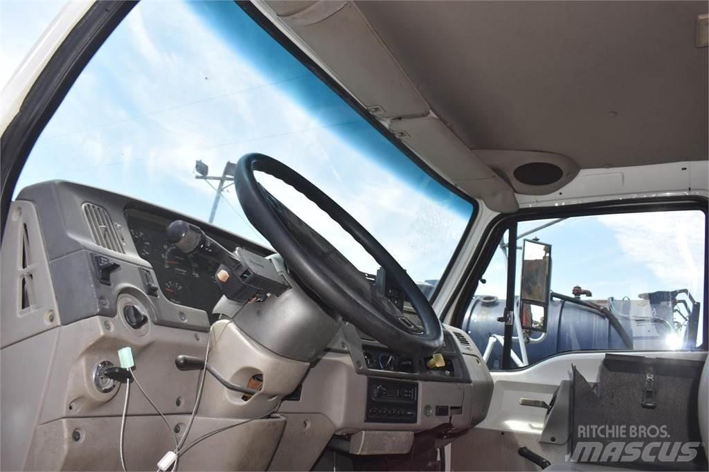 Sterling L7500 Camiões grua