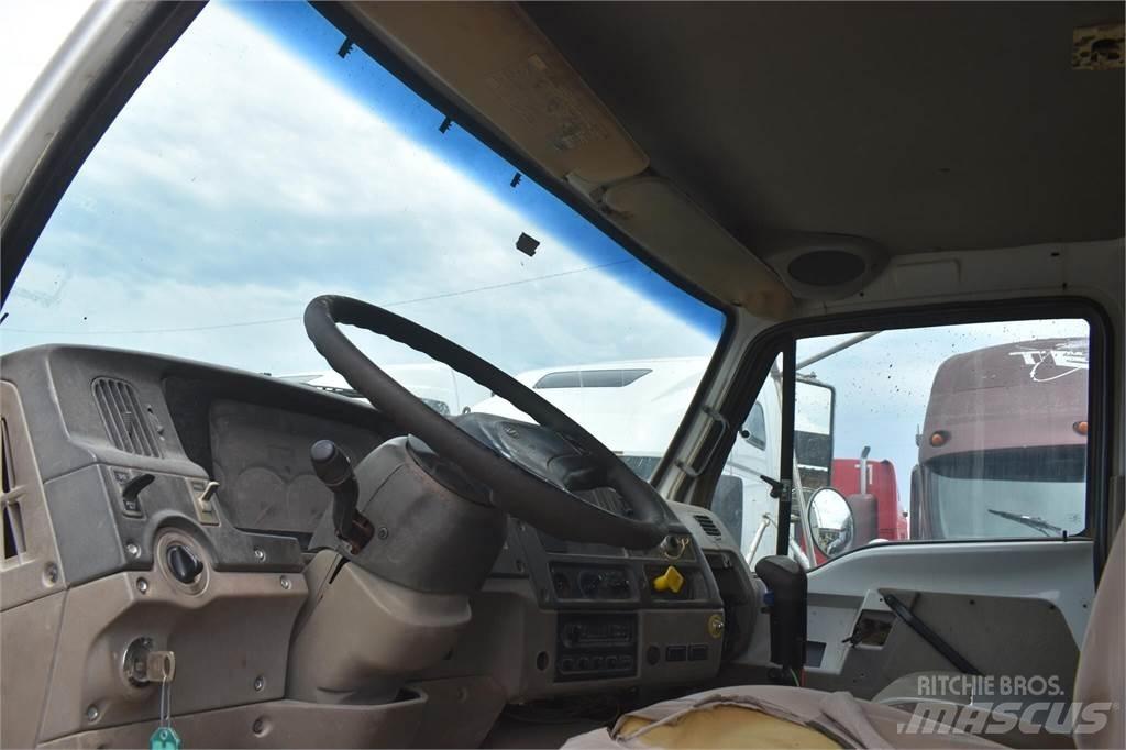 Sterling L7500 Camiões basculantes