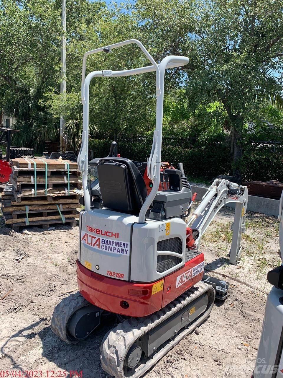 Takeuchi TB210R Mini Escavadoras <7t