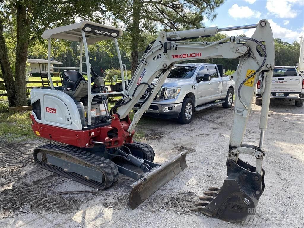 Takeuchi TB225 Mini Escavadoras <7t