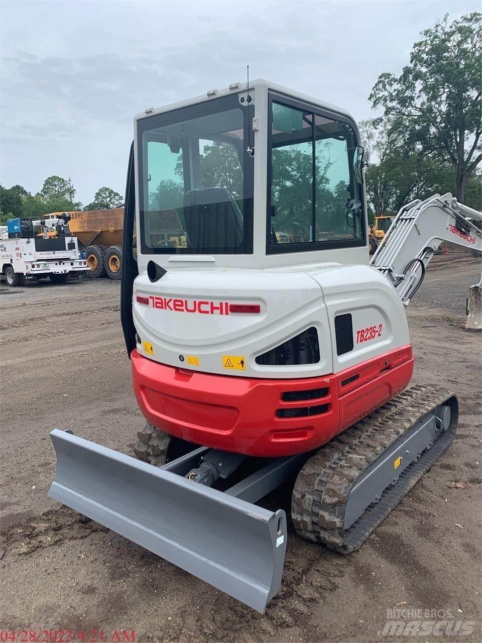 Takeuchi TB235-2 Mini Escavadoras <7t