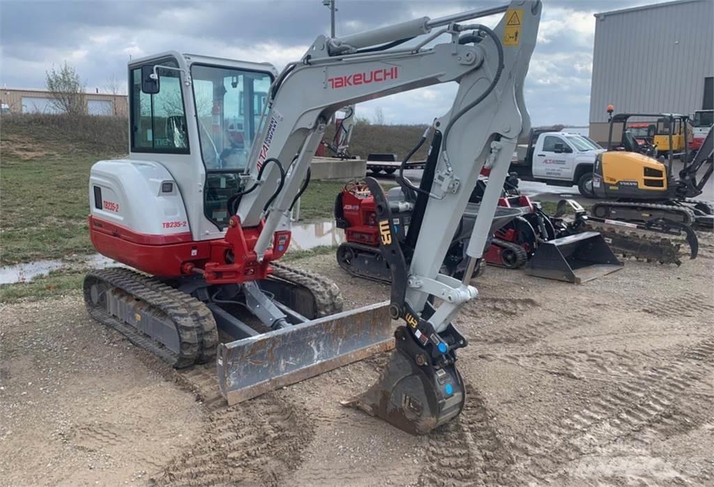Takeuchi TB235-2 Mini Escavadoras <7t