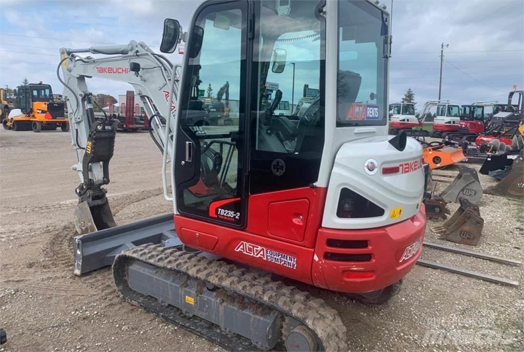 Takeuchi TB235-2 Mini Escavadoras <7t