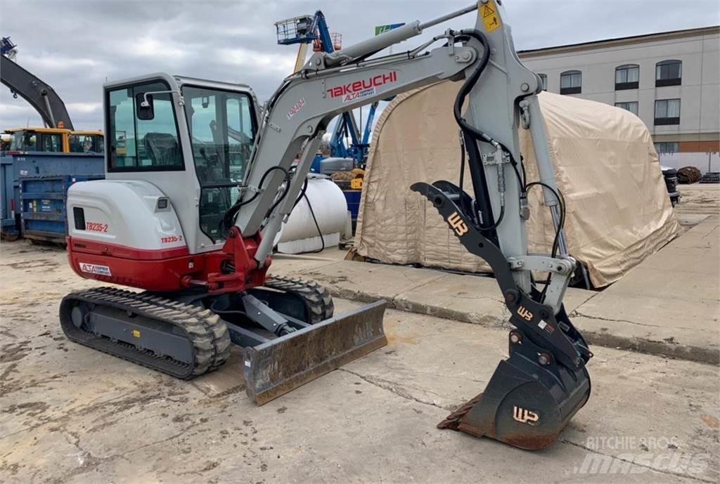 Takeuchi TB235-2 Mini Escavadoras <7t