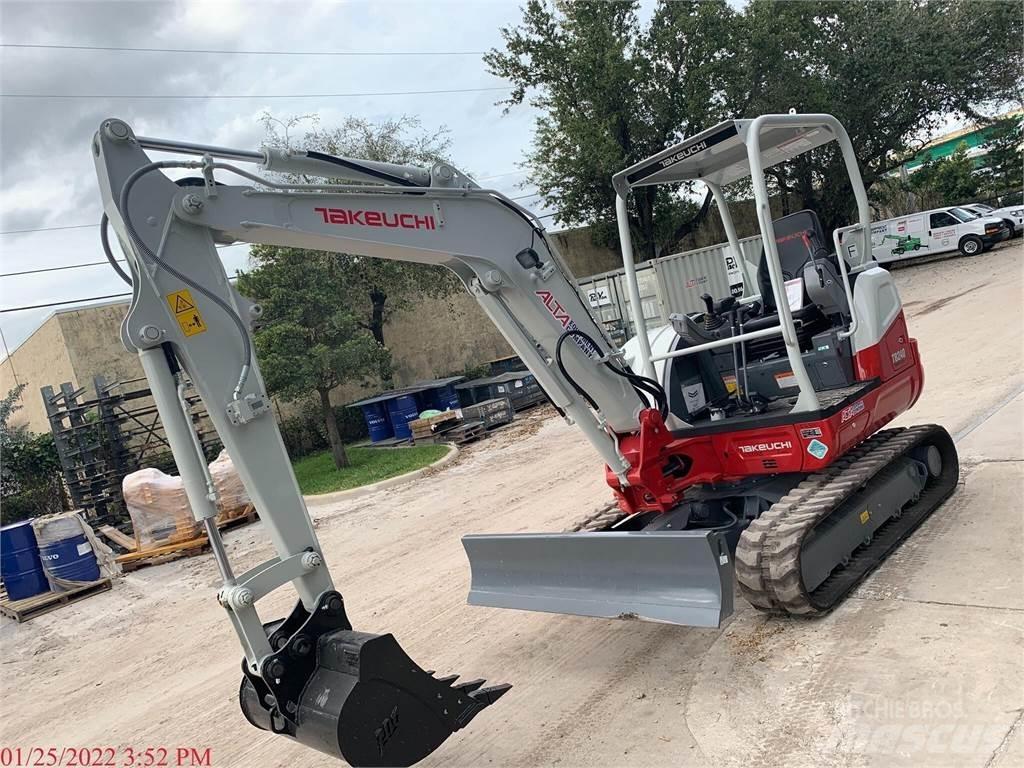 Takeuchi TB240 Mini Escavadoras <7t