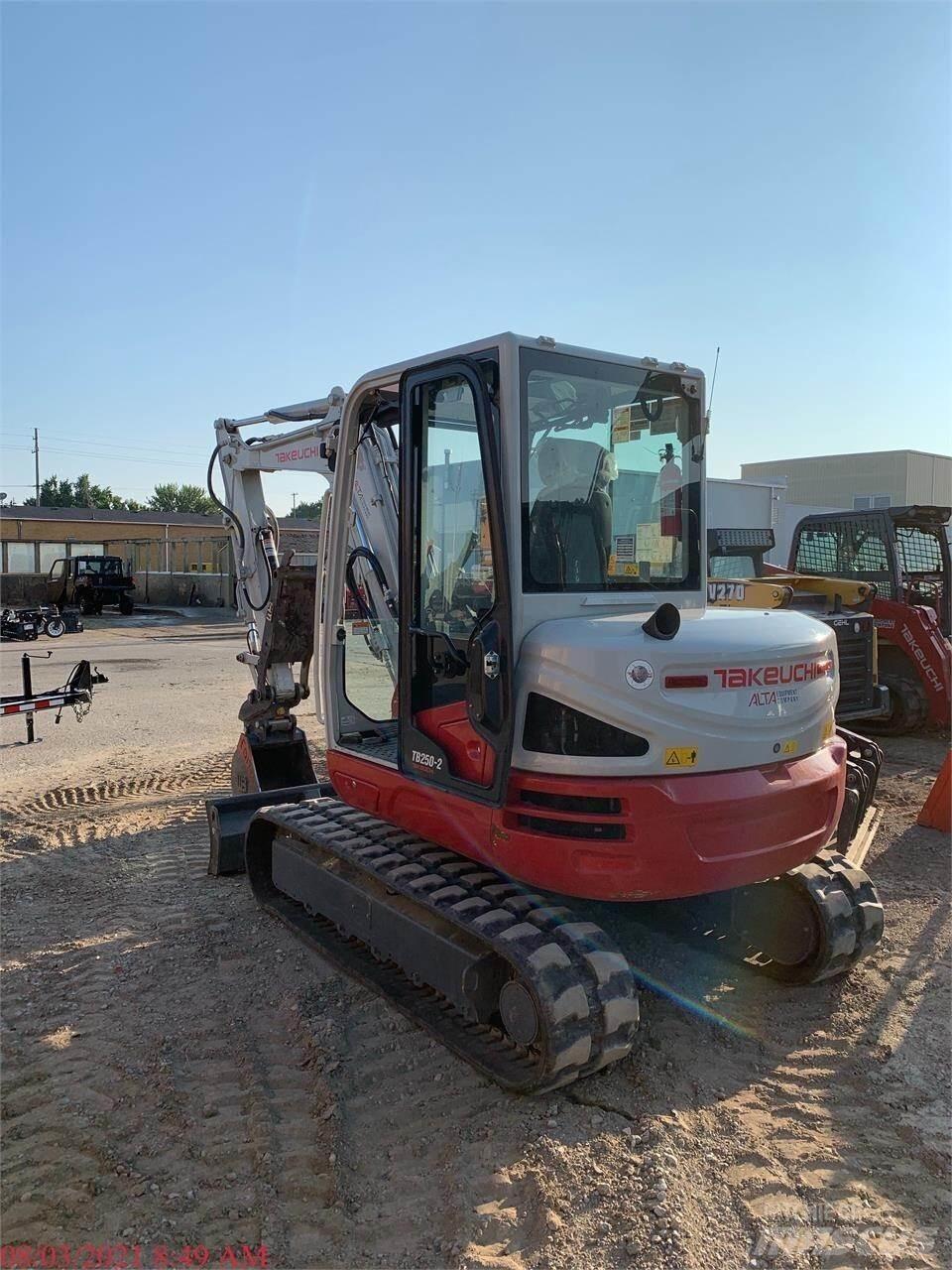 Takeuchi TB250-2 Mini Escavadoras <7t