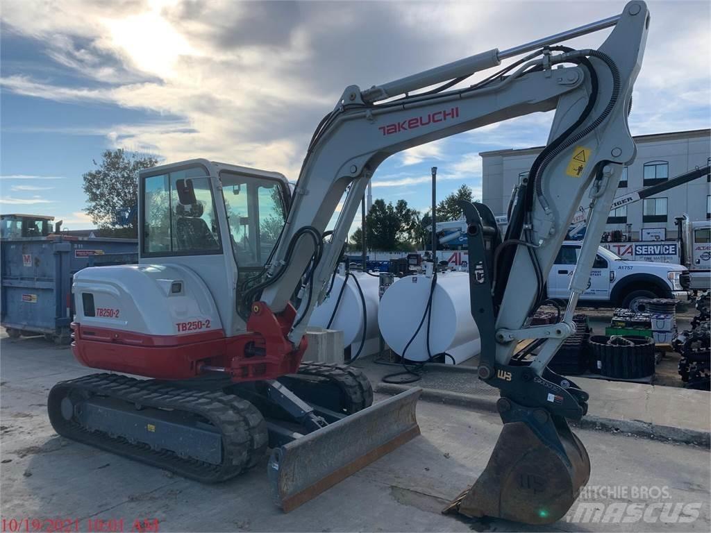 Takeuchi TB250-2 Mini Escavadoras <7t