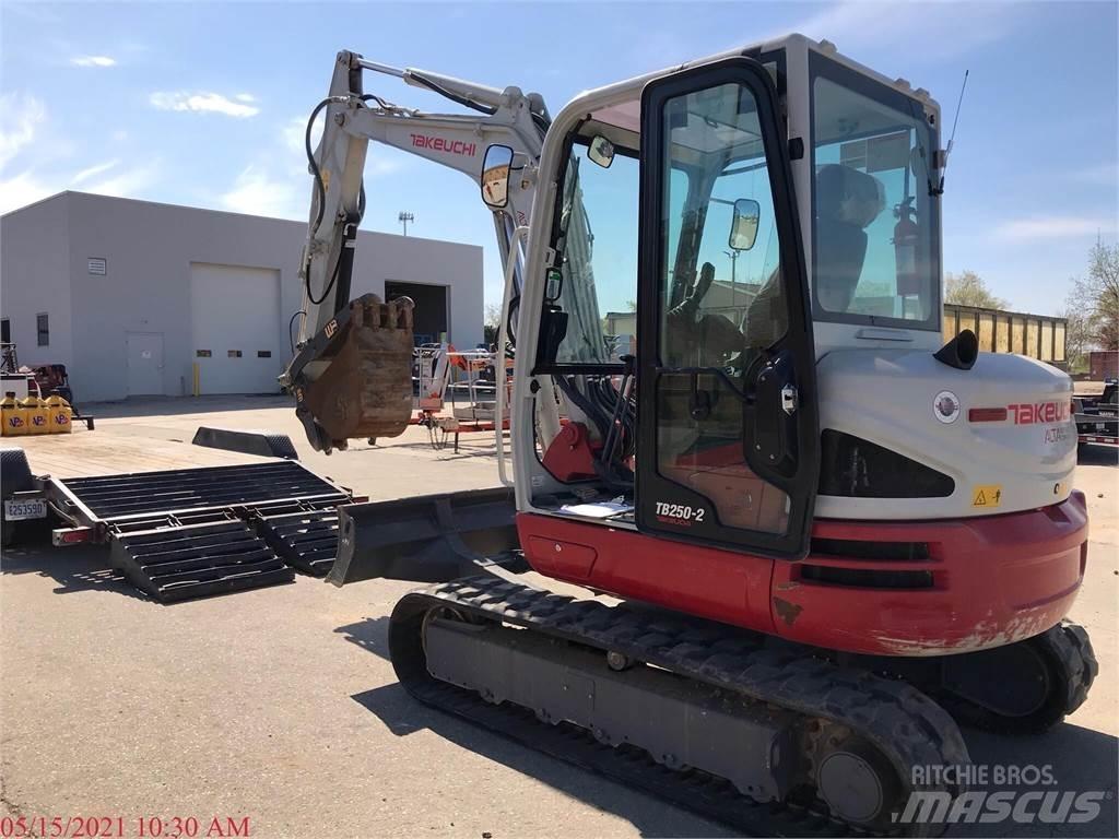 Takeuchi TB250-2 Mini Escavadoras <7t