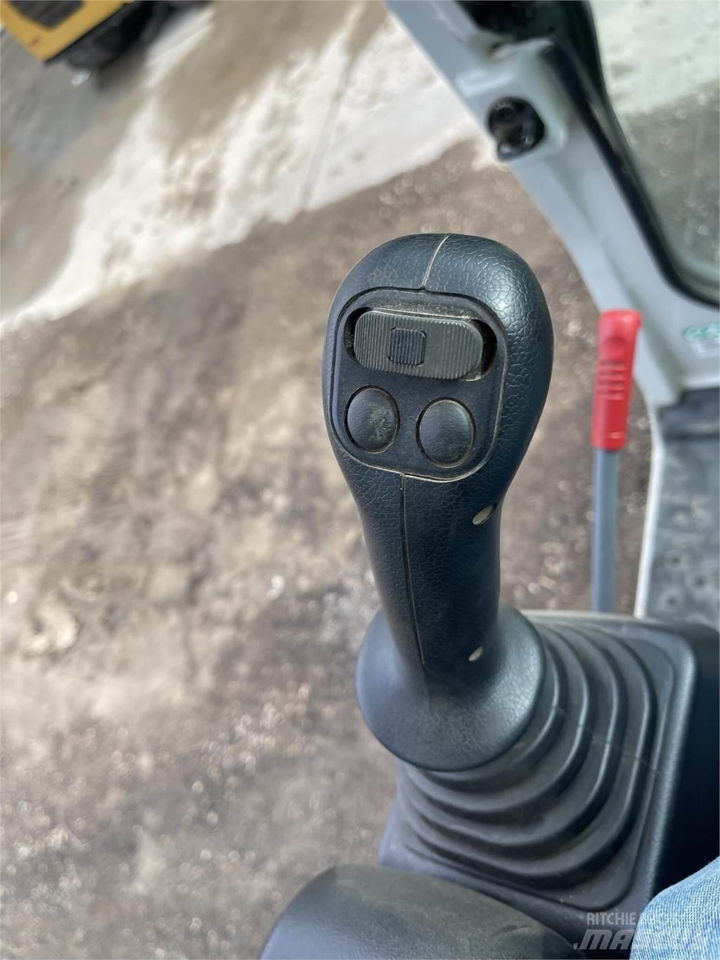 Takeuchi TB370 Escavadoras de rastos
