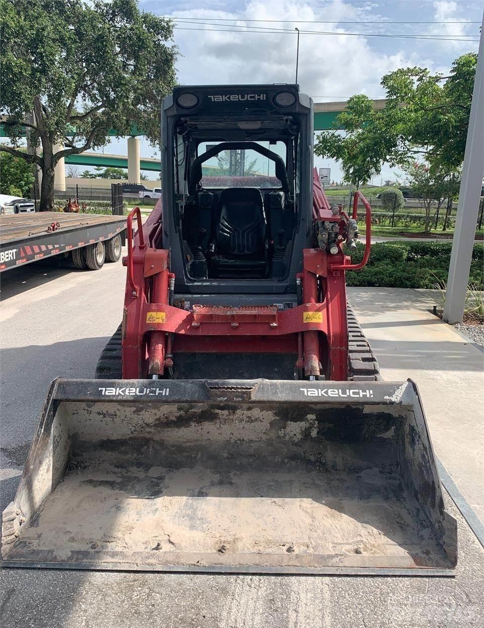 Takeuchi TL12V2 Carregadoras de direcção deslizante