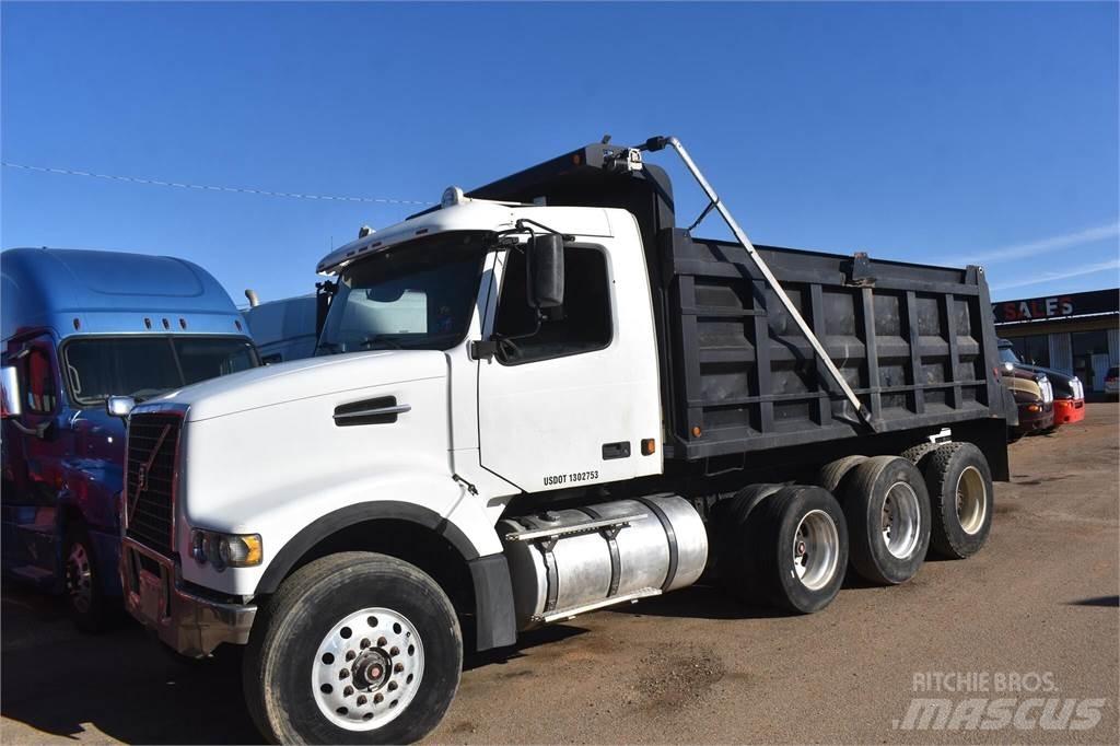Volvo VHD64F200 Camiões basculantes