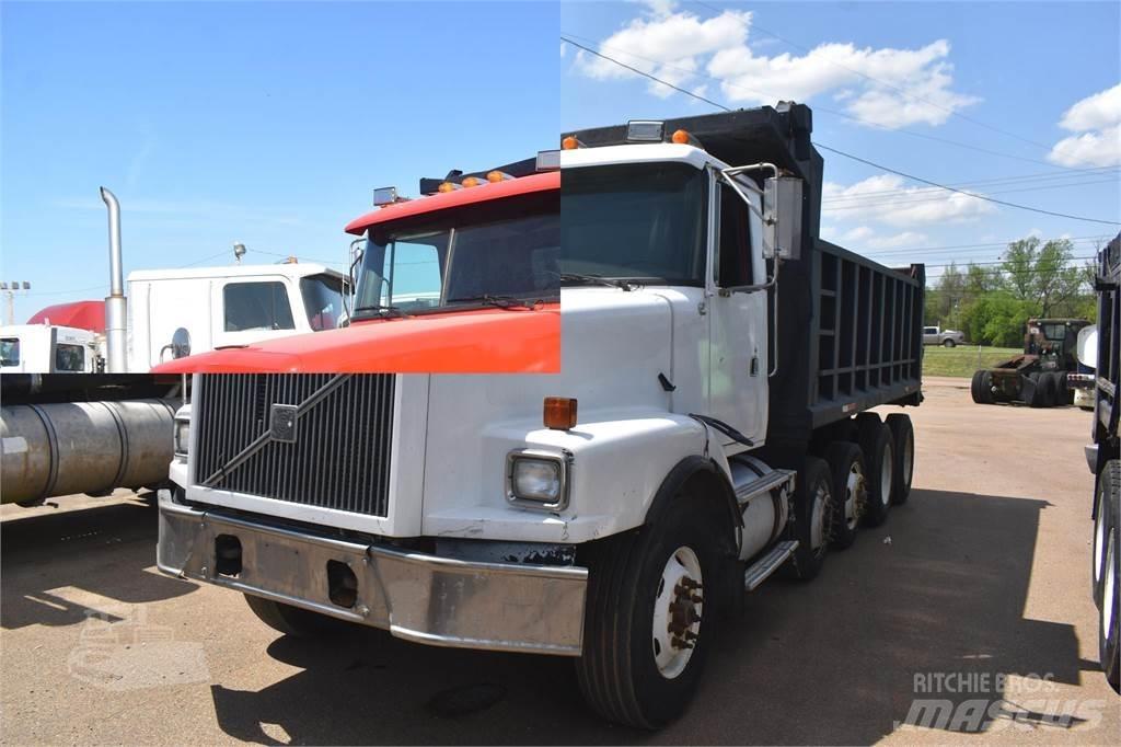 Volvo WG64T Camiões basculantes