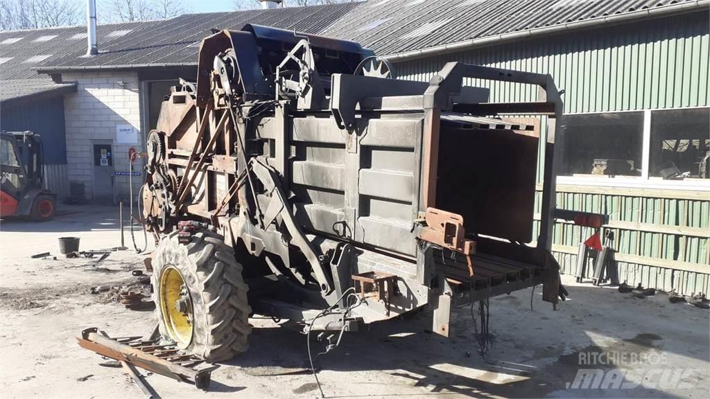 Fendt 12130N Tratores Agrícolas usados