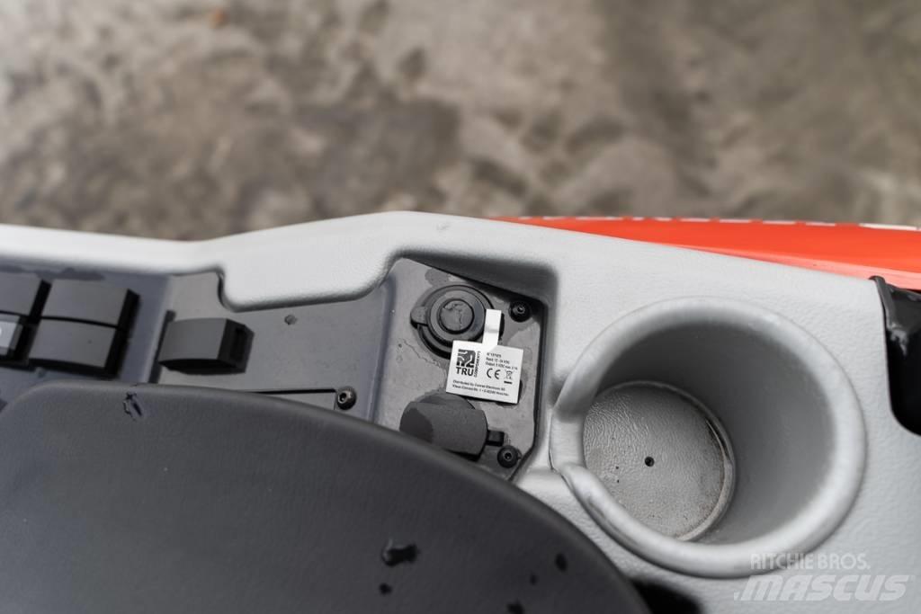Manitou MLA 3-25H Mini carregadoras