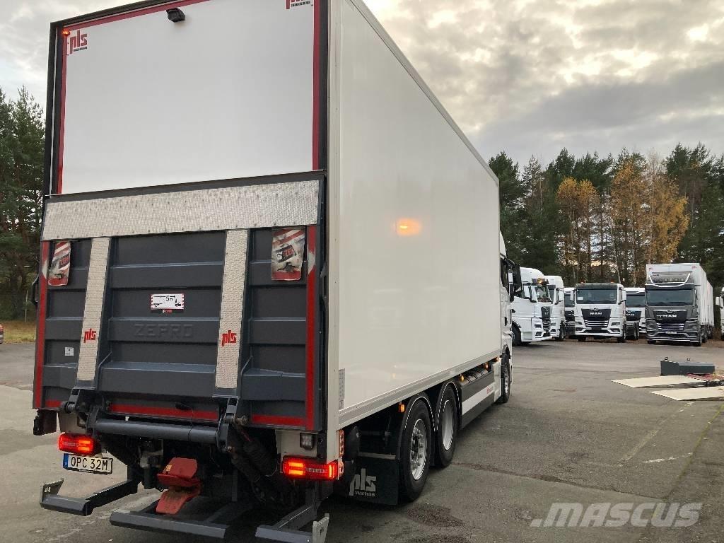 MAN TGX 26.510 Camiões de caixa fechada
