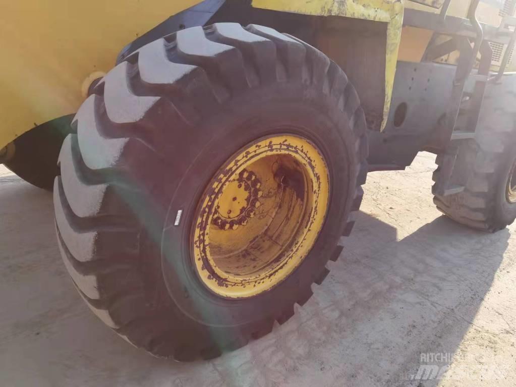 Komatsu WA 320-3 Pás carregadoras de rodas