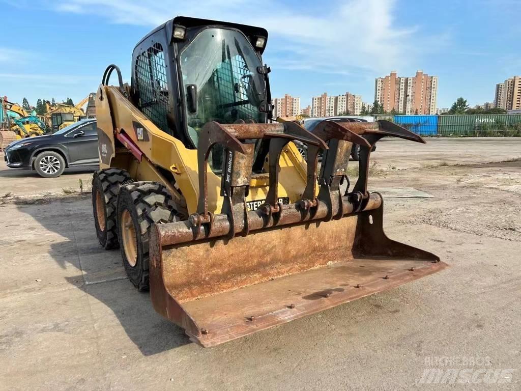 CAT 246 C Carregadoras de direcção deslizante