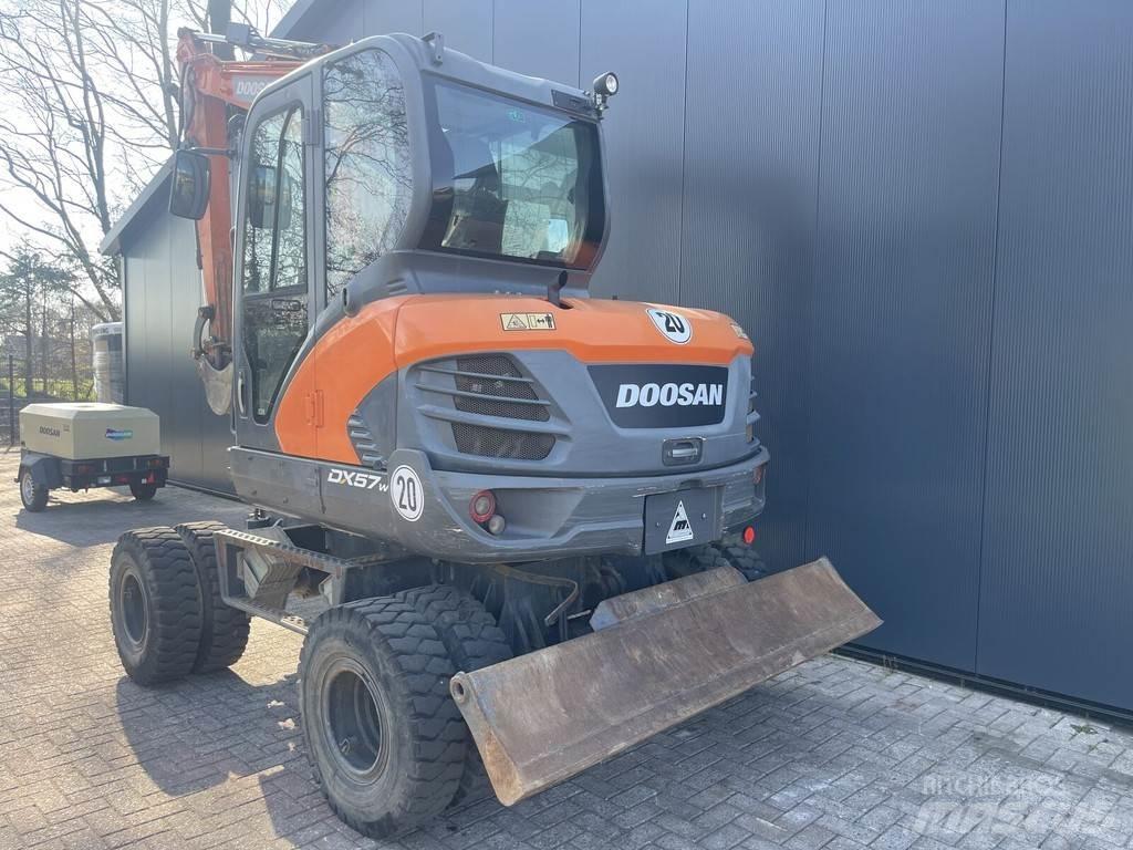 Doosan DX57W Escavadoras de rodas