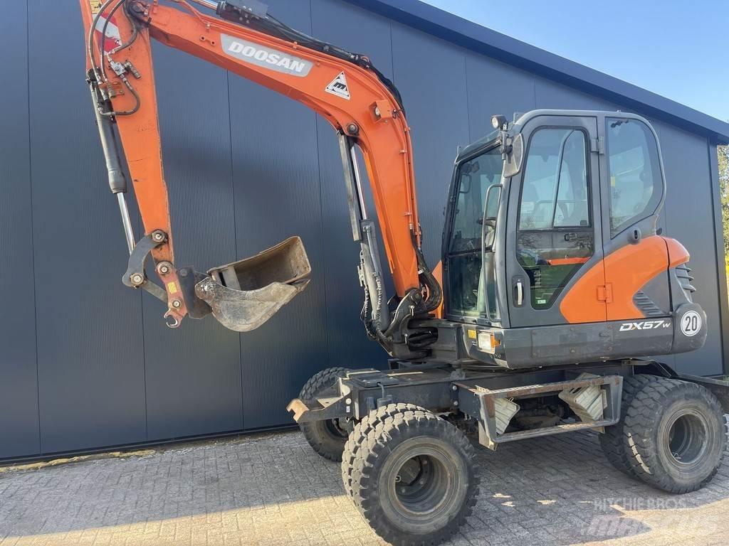 Doosan DX57W Escavadoras de rodas