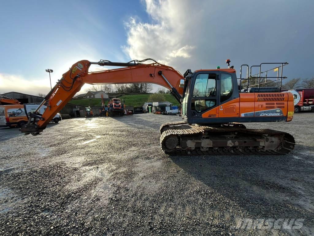 Doosan DX 225 Escavadoras de rastos