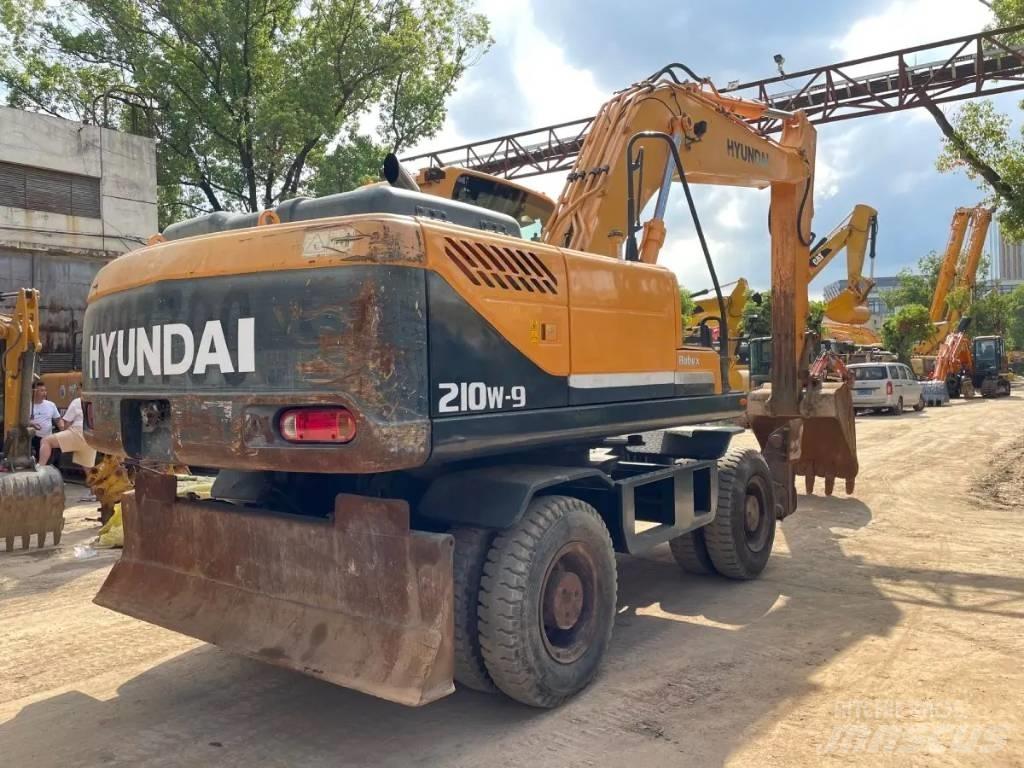 Hyundai R210W-9 Escavadoras de rodas