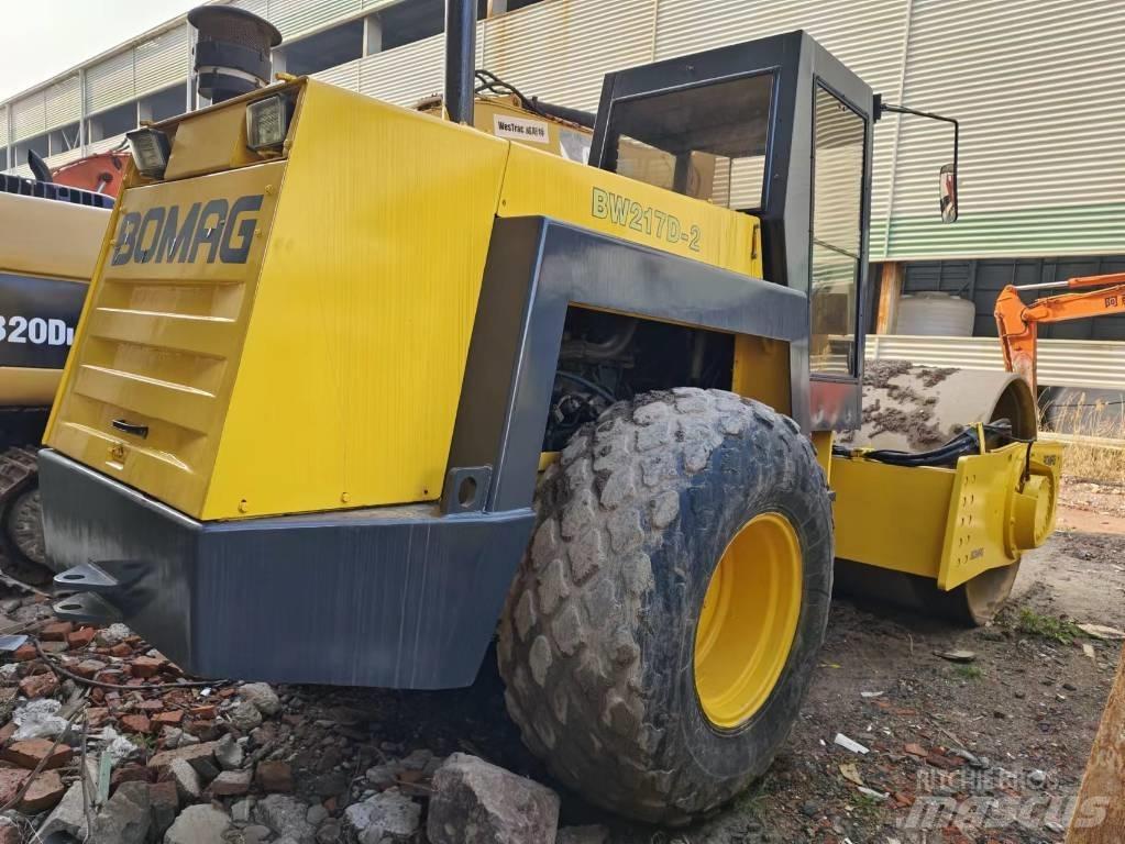 Bomag BW 217 Cilindros Compactadores monocilíndricos