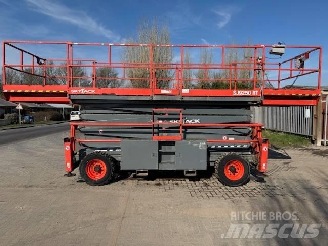 SkyJack SJ 9250 RT Elevadores de tesoura