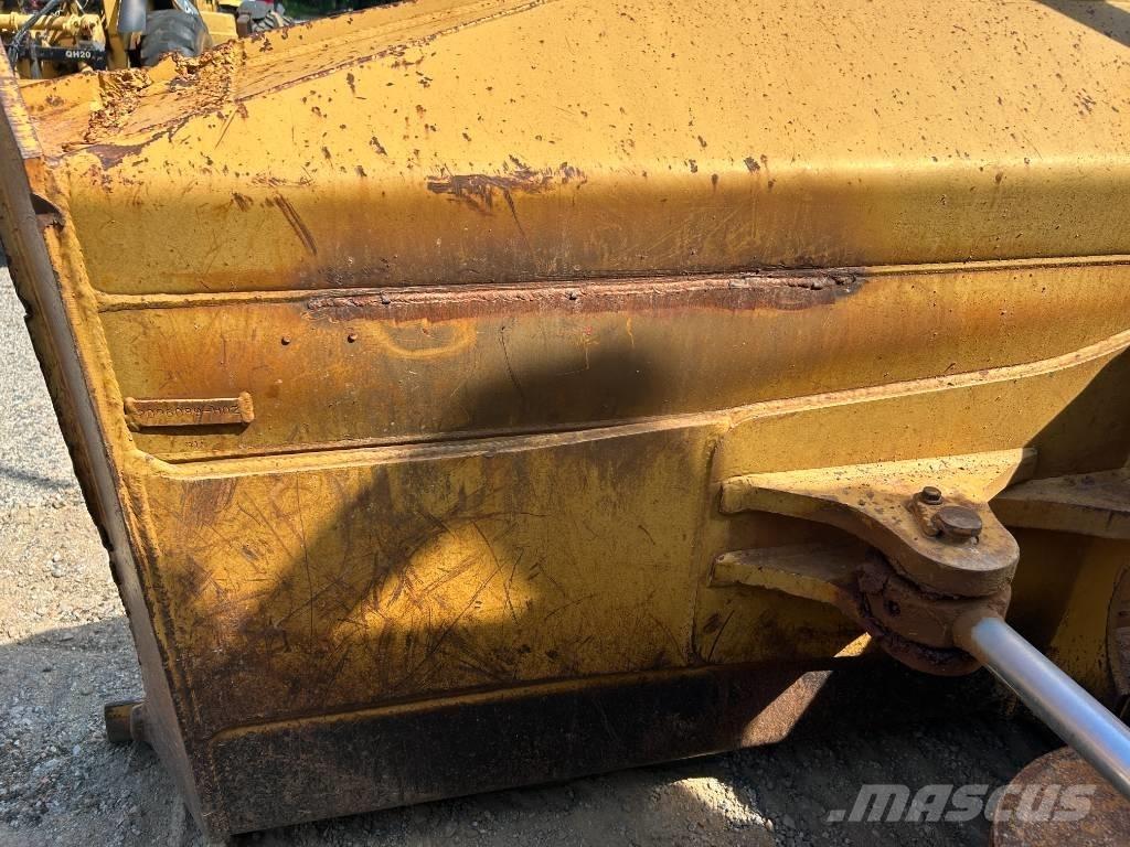 CAT D 5 N XL Dozers - Tratores rastos
