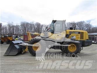 Komatsu WA320 Pás carregadoras de rodas