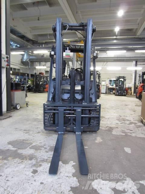 Linde E25 Empilhadores eléctricos