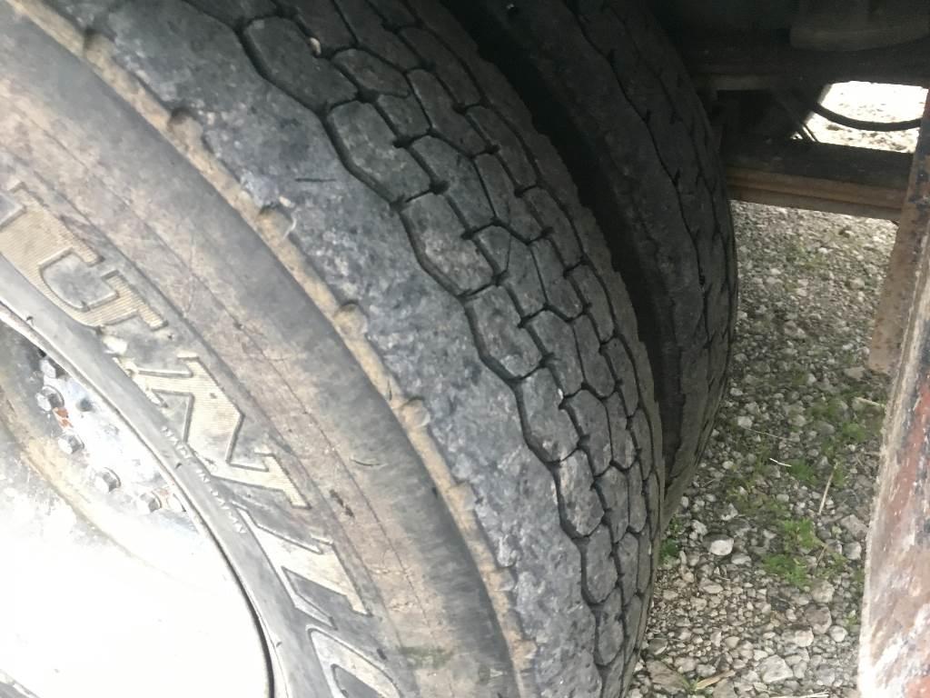 Mitsubishi DC-700BR Camiões bomba Betão