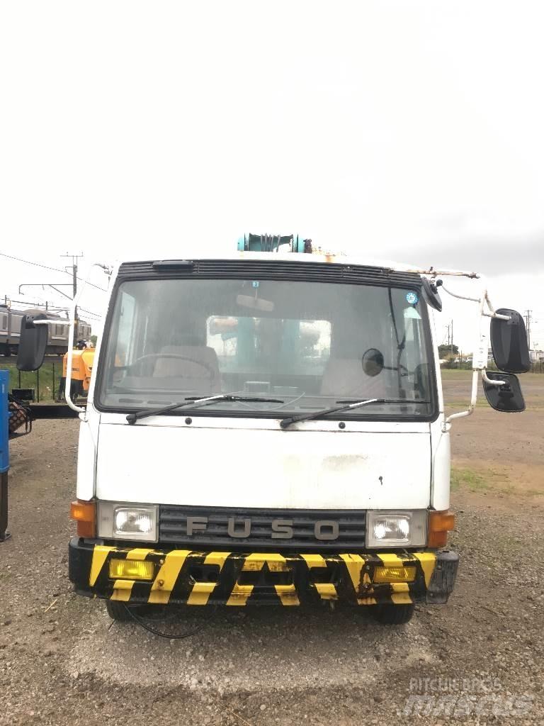 Mitsubishi DC-700BR Camiões bomba Betão