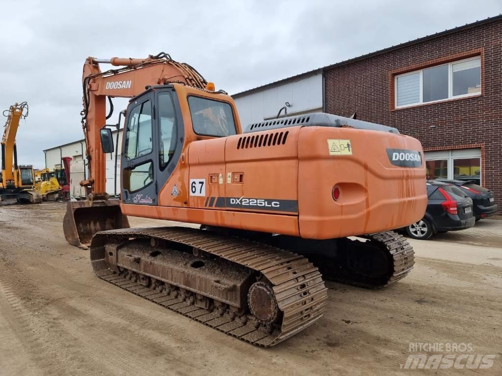 Doosan DX 225 LC Escavadoras de rastos
