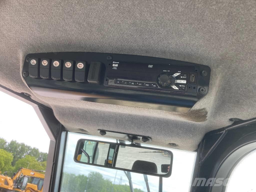 CAT D 6 K 2 LGP Dozers - Tratores rastos