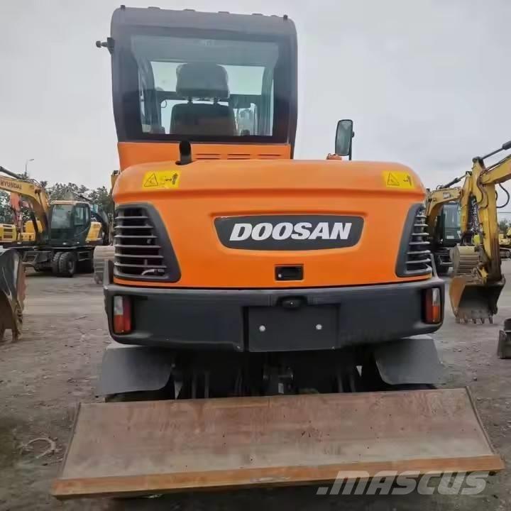 Doosan DX 60W Escavadoras de rodas