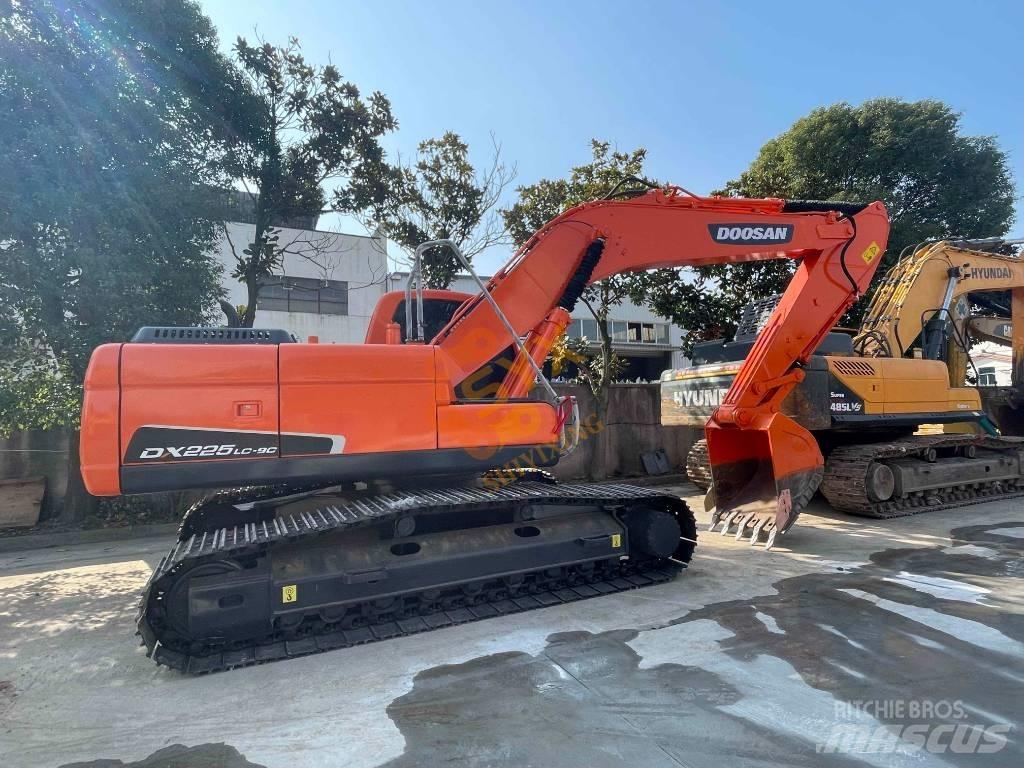 Doosan DX 225 LC Escavadoras de longo alcance